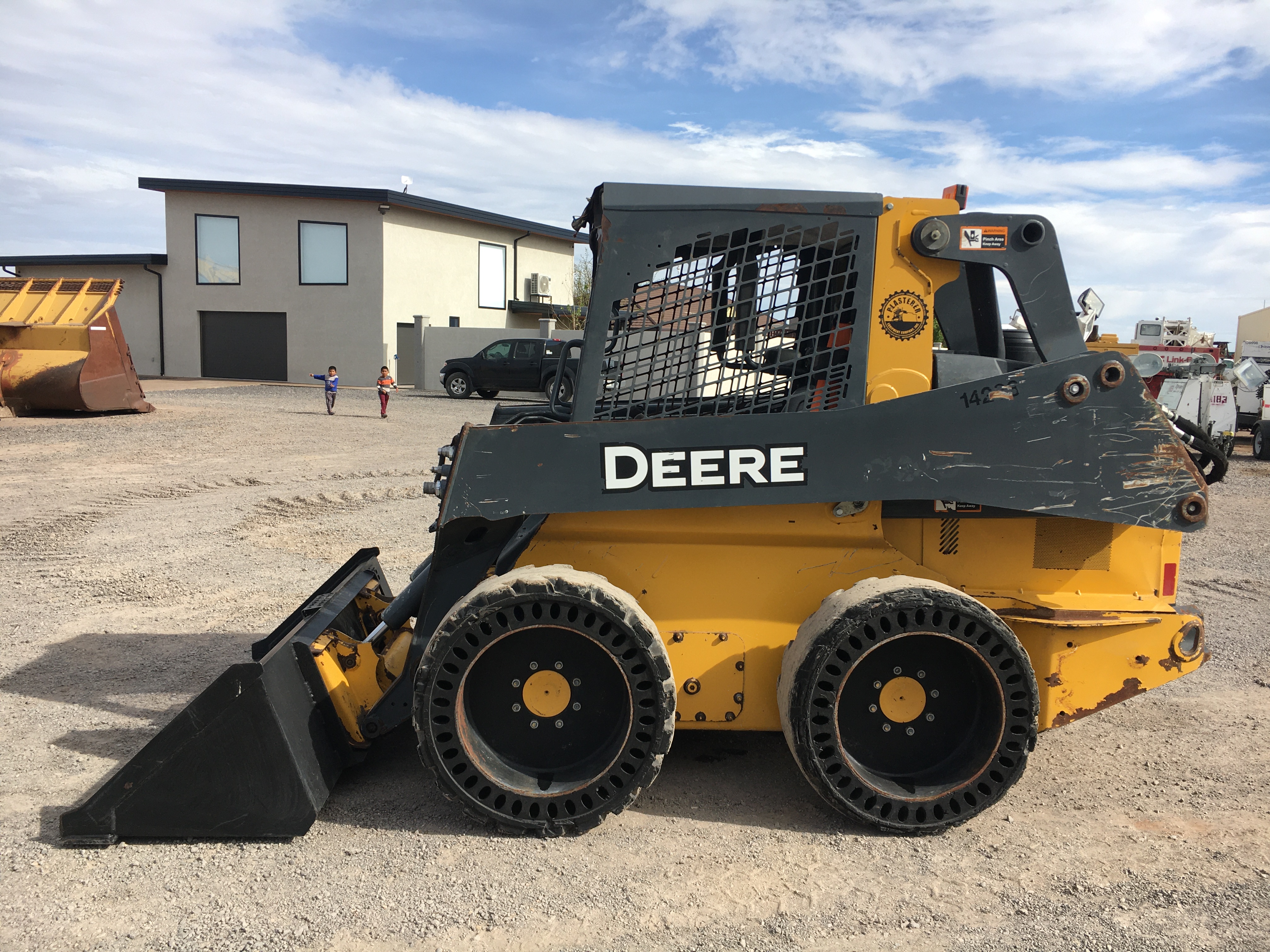 JOHN DEERE 324E